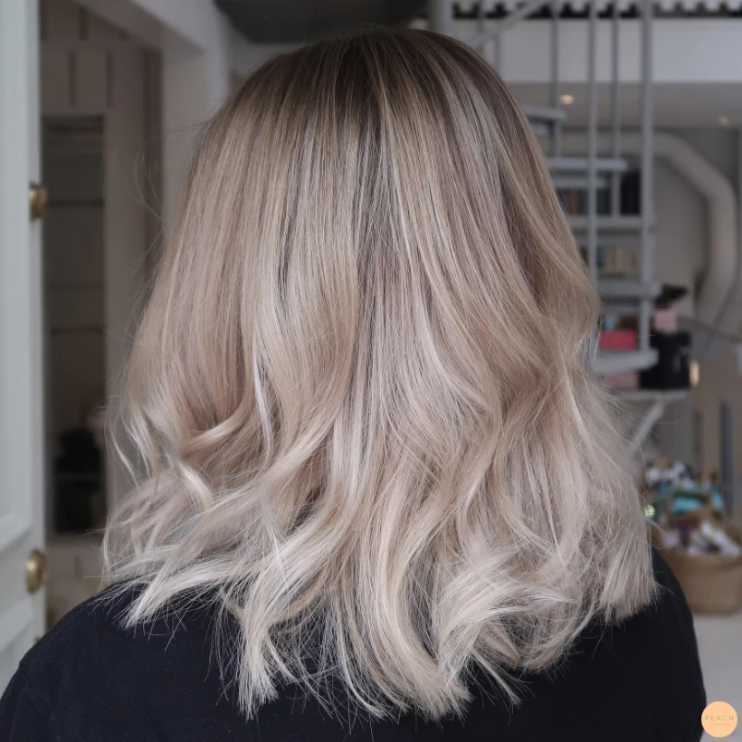Balayage blond long bob