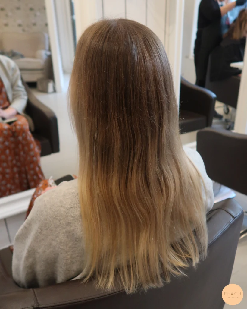 Guldblond hårfärg med balayage