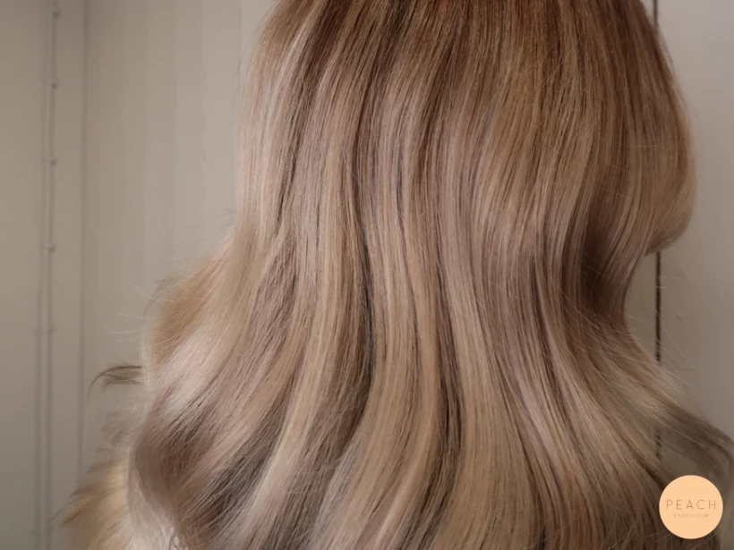 Naturlig balayage med sval nyansering