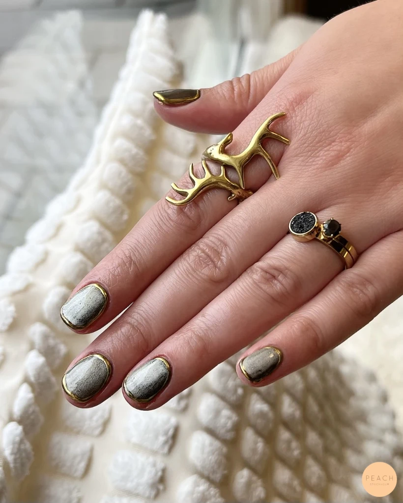 Golden frame nails 💛