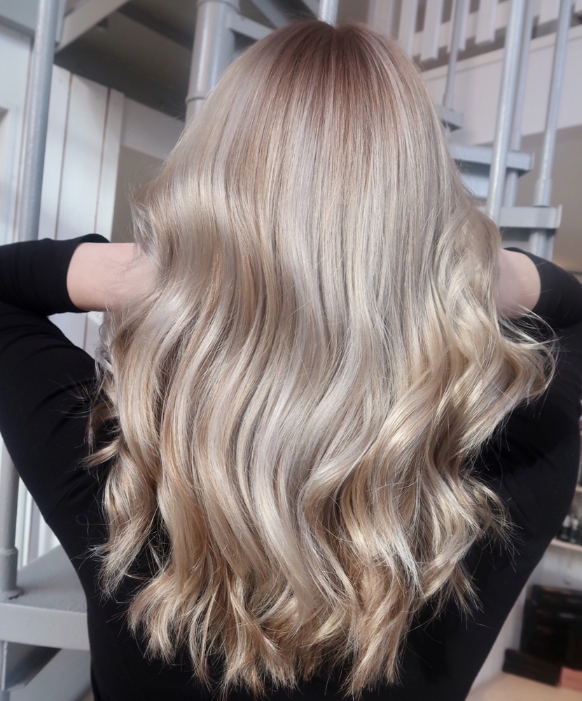 Kall blond balayage