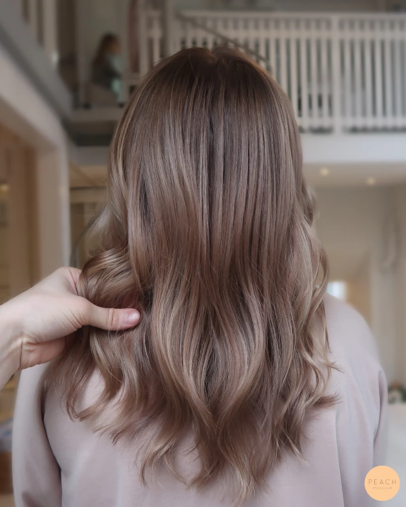 Bronde hår med mjuka lowlights