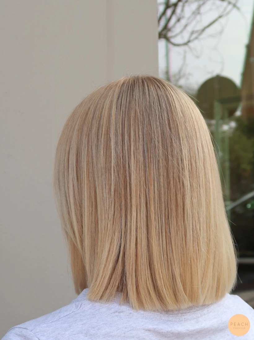 Blond lob ljusa slingor