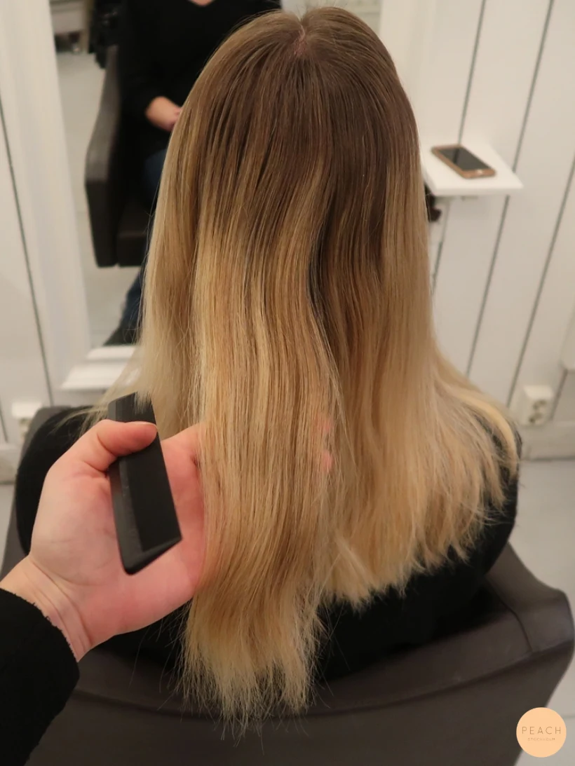 Kall blond hårfärg med sval nyansering