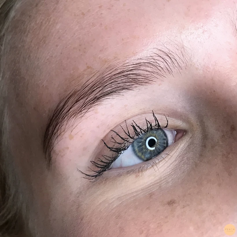 YUMI BROWS perfekta bryn