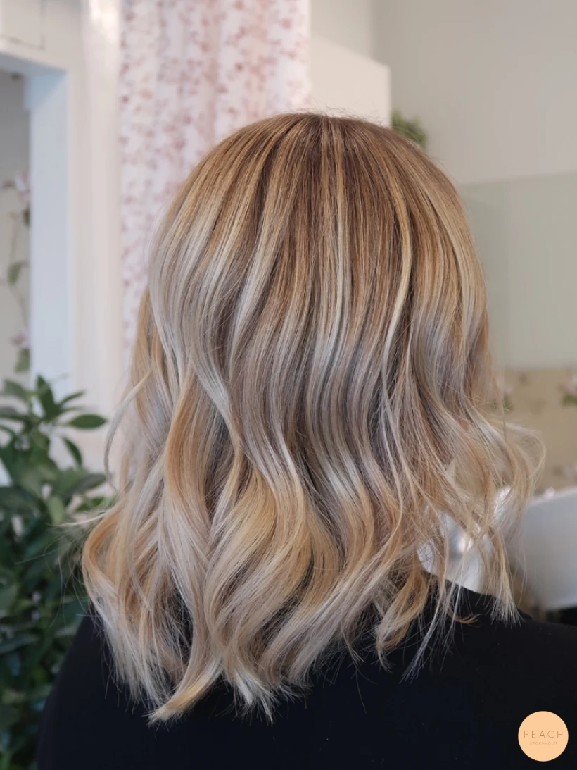 Soft balayage med mörka slingor