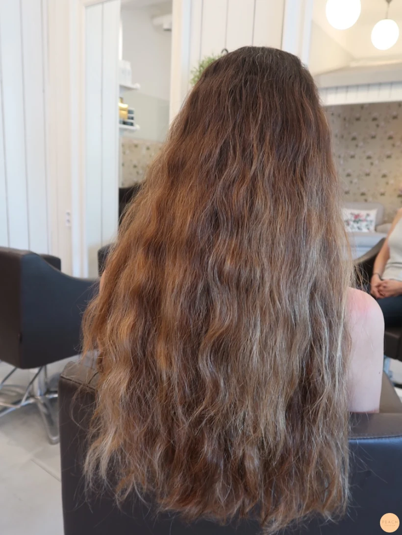 Krämig blond balayage ljusa slingor