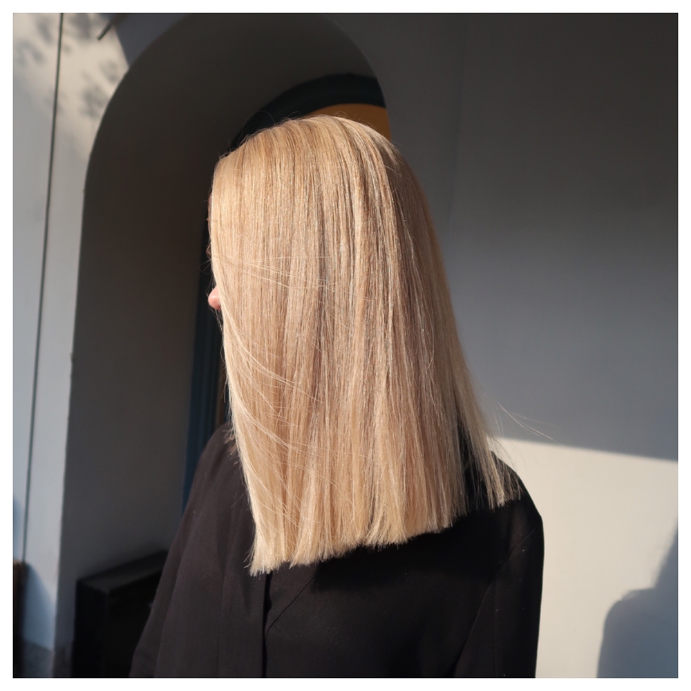 Soft beige blond hårfärg med ny lyster av Malibu C Blondes kur