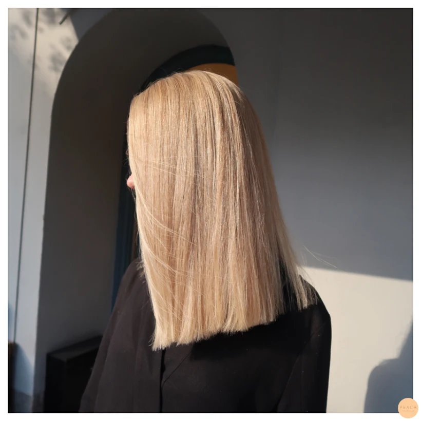 Soft beige blond hårfärg med ny lyster av Malibu C Blondes kur