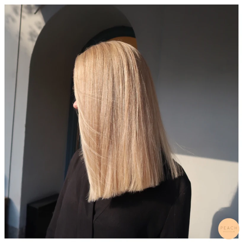 Soft beige blond hårfärg med ny lyster av Malibu C Blondes kur