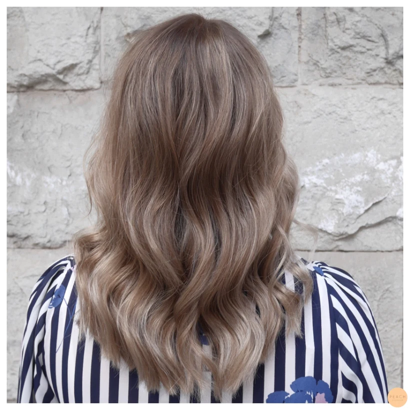 Kall beige balayage