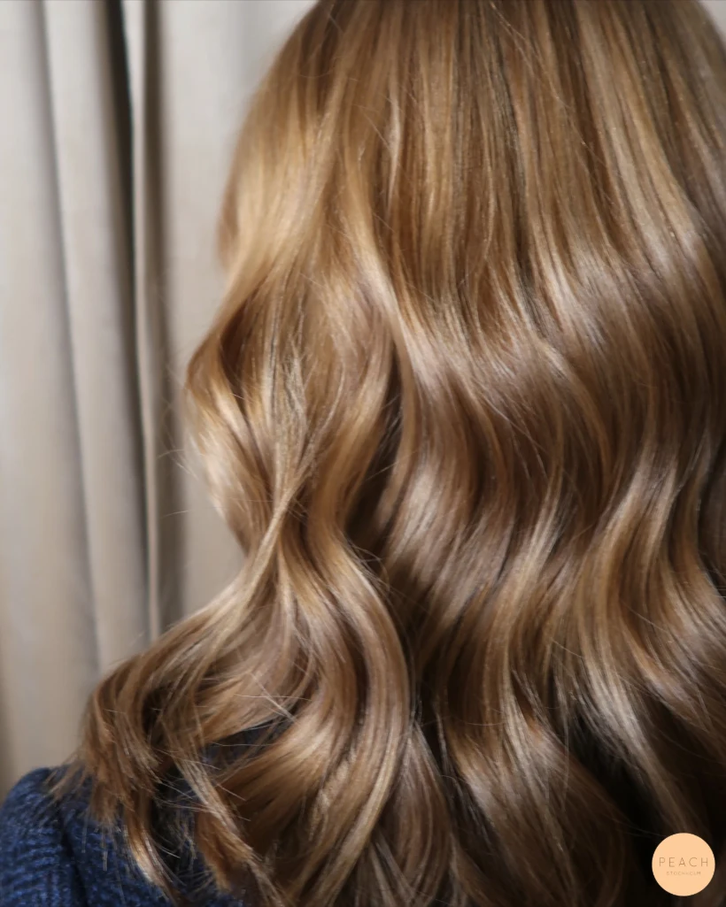 Soft koppar blond