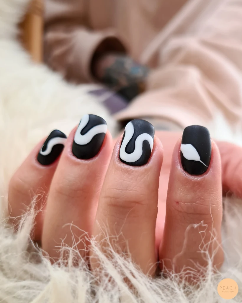Snake nails design – salongsresultat av Erika Gradin, 8 april 2021