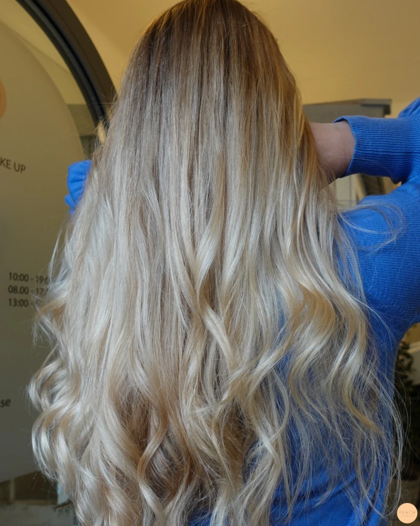 Blond balayage technique