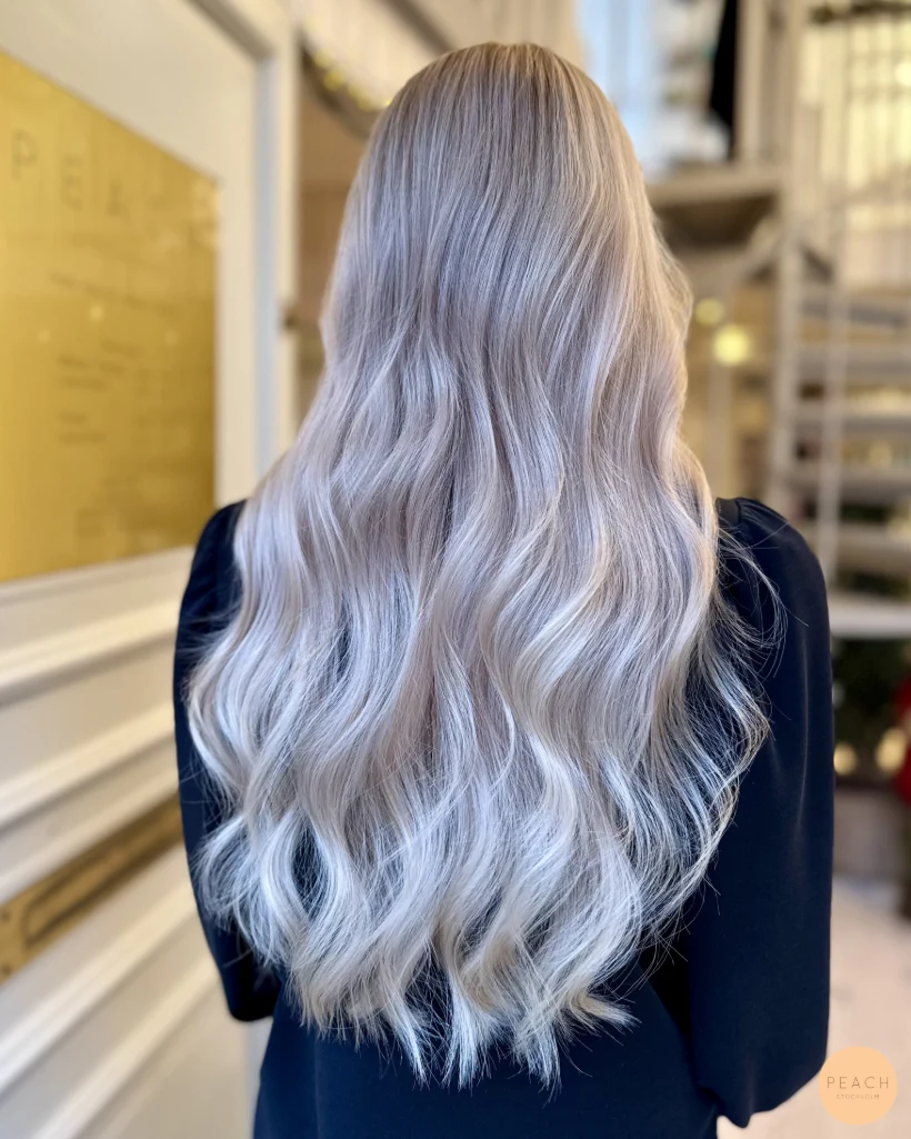 Vaniljblond hårfärg med Olaplex