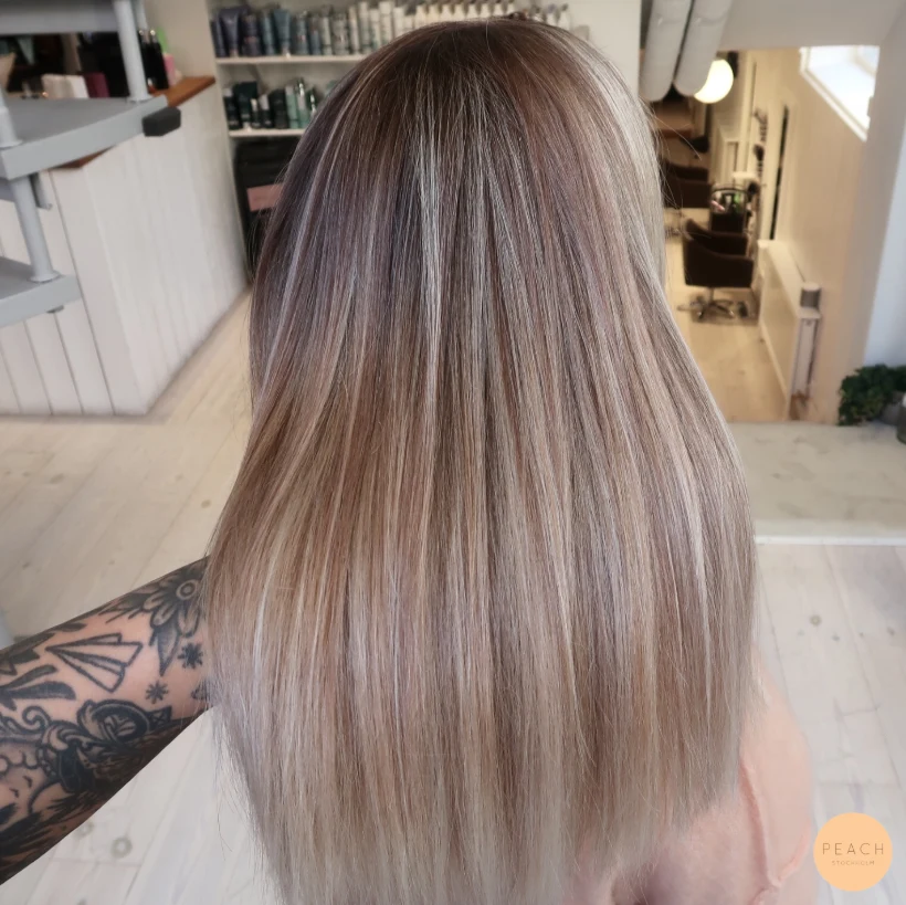 Beige blond med extra glans