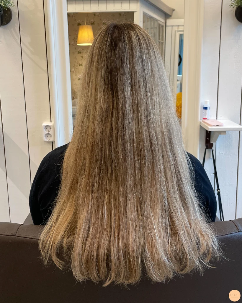 Kall beige blond hårfärg