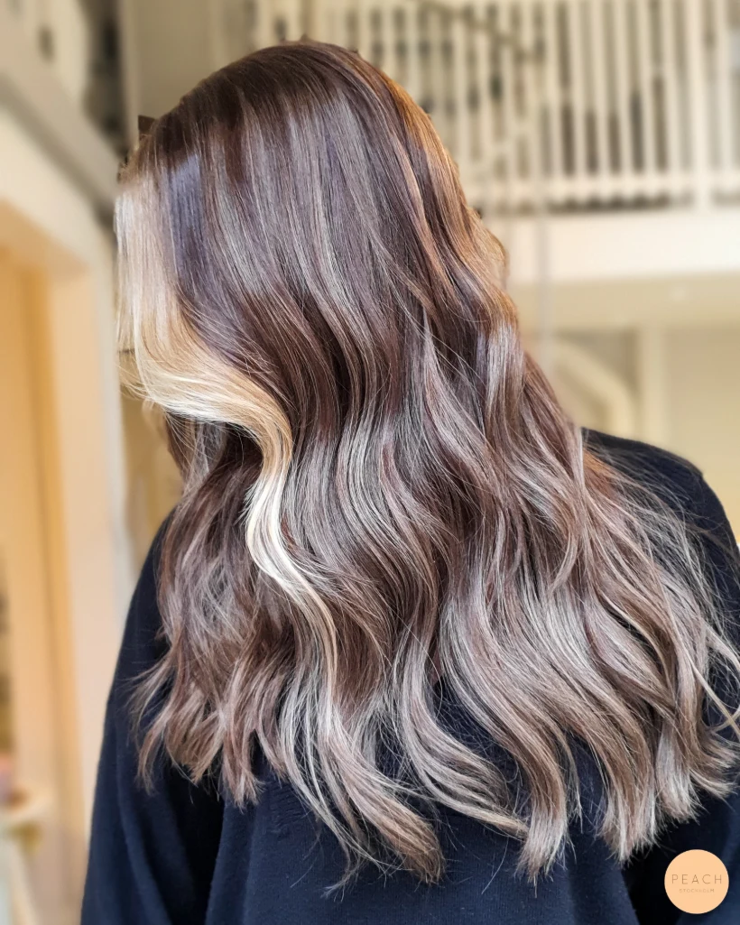 Golden faceframe with chocolate hair