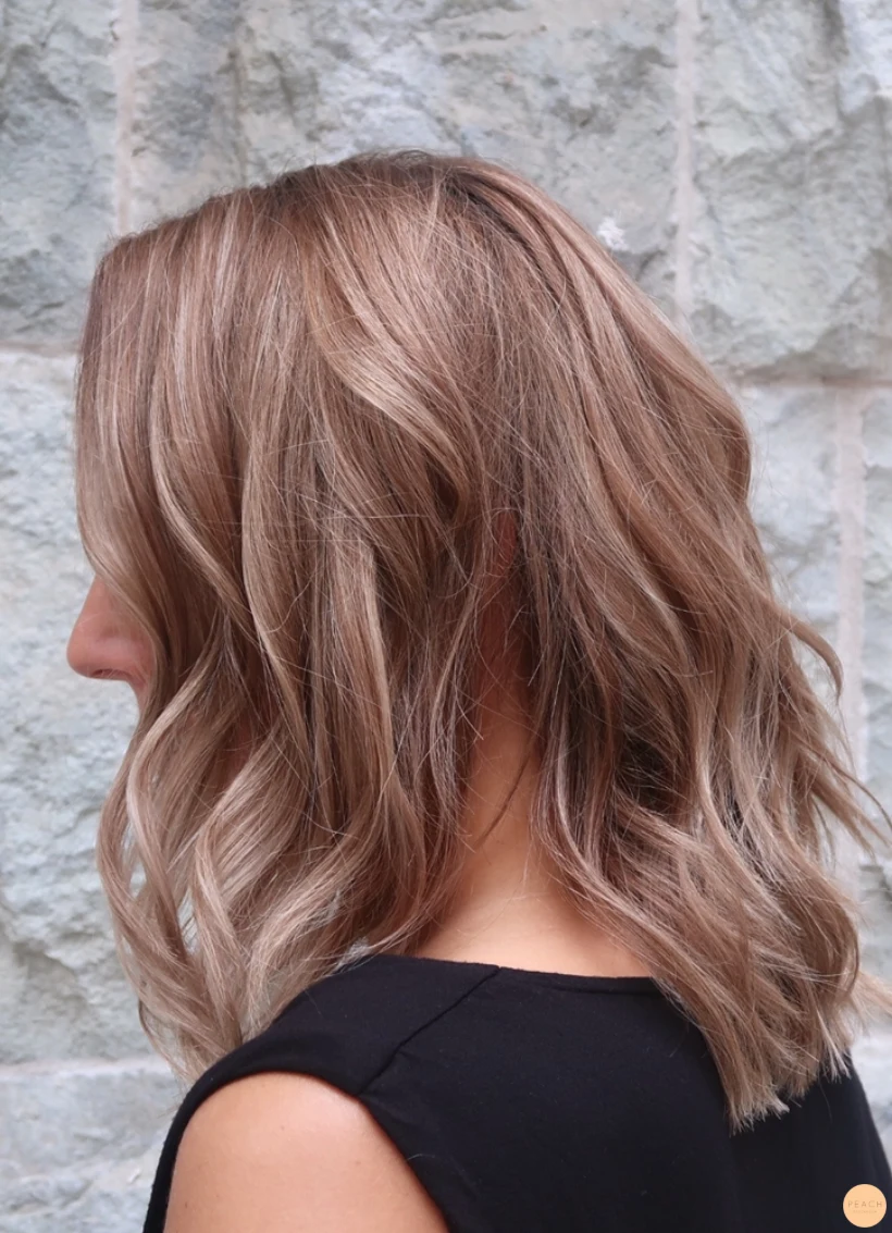Blond med mörka slingor