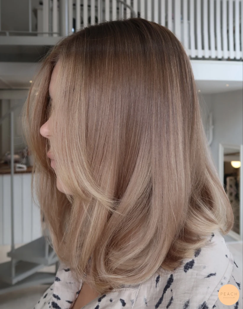 Varm ljusbrun hårfärg med Hairtalk förtjockning