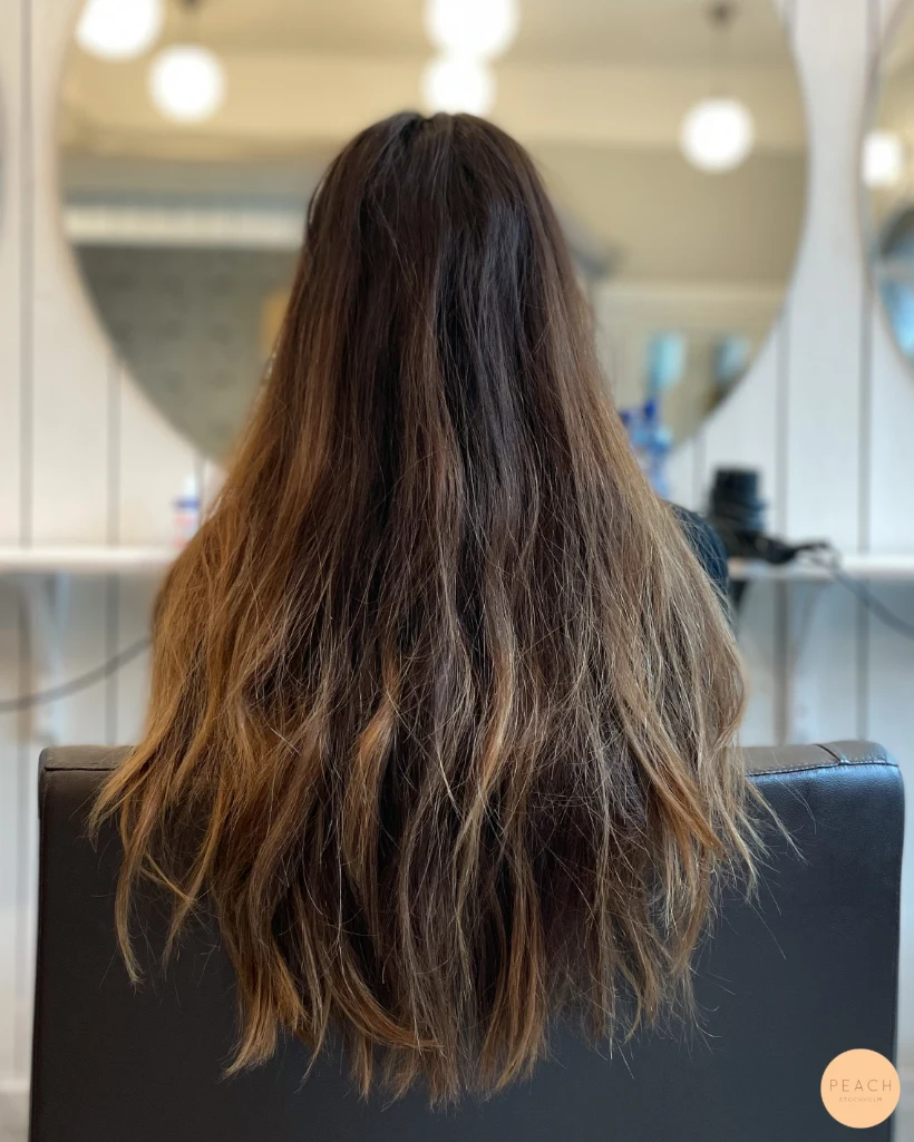 Beige hårfärg med balayageteknik