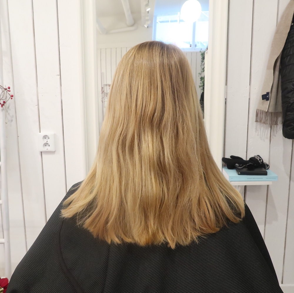 Varm blond hårfärg – salongsresultat av Josefin Törmä, 3 december 2018