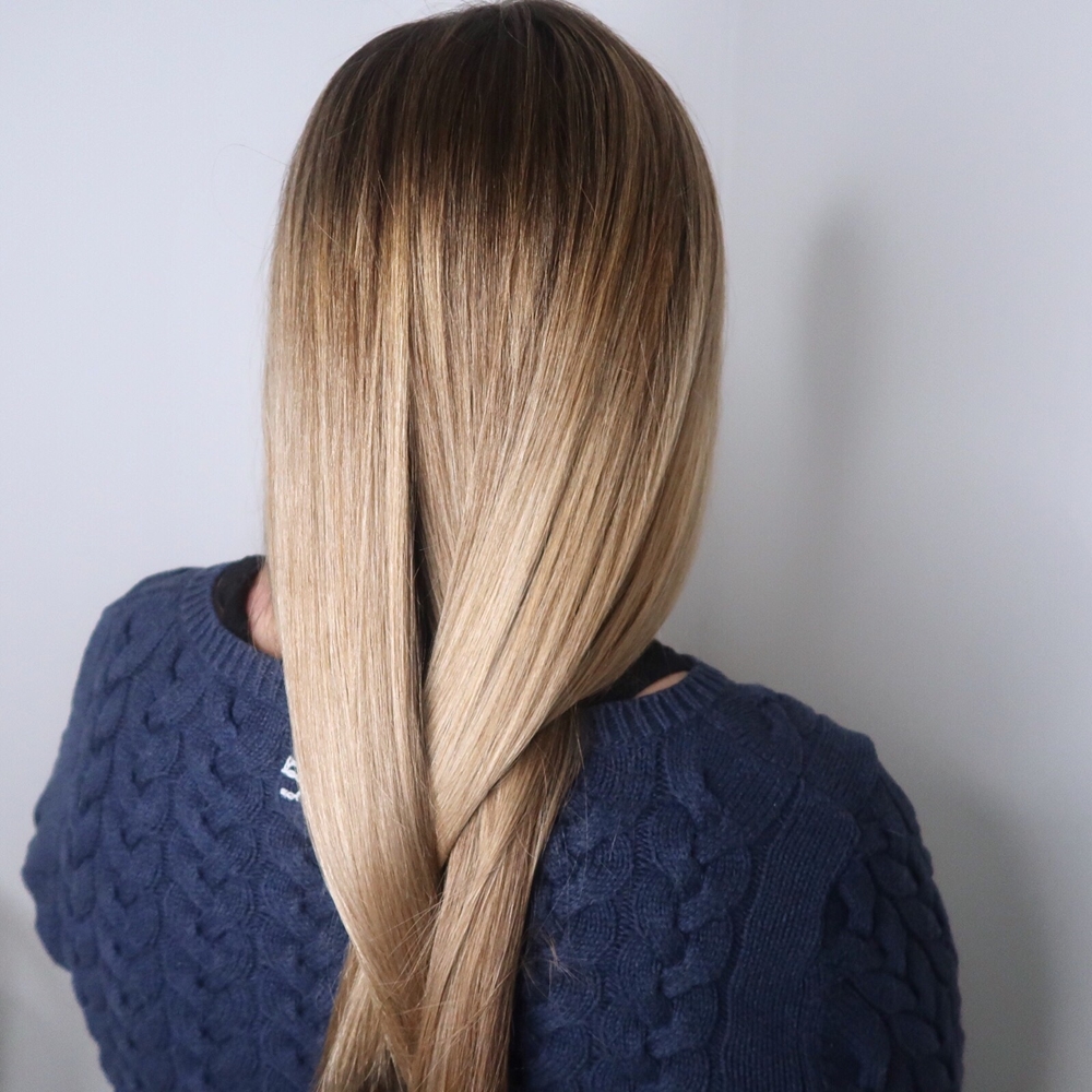 Balayage blond med sval nyansering
