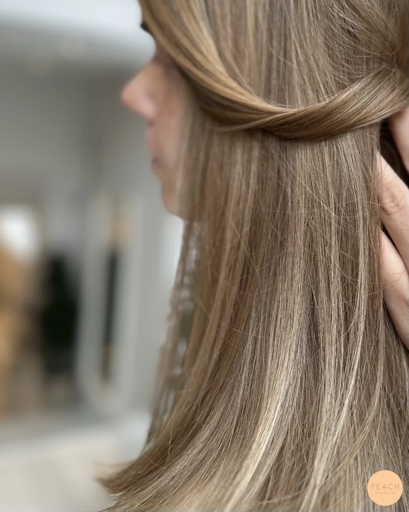 Naturlig blond hårfärg med beige toner