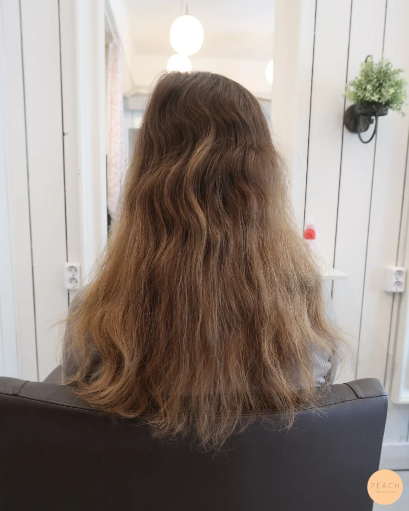 Bronde hårfärg med slingor och mjuka lowlights