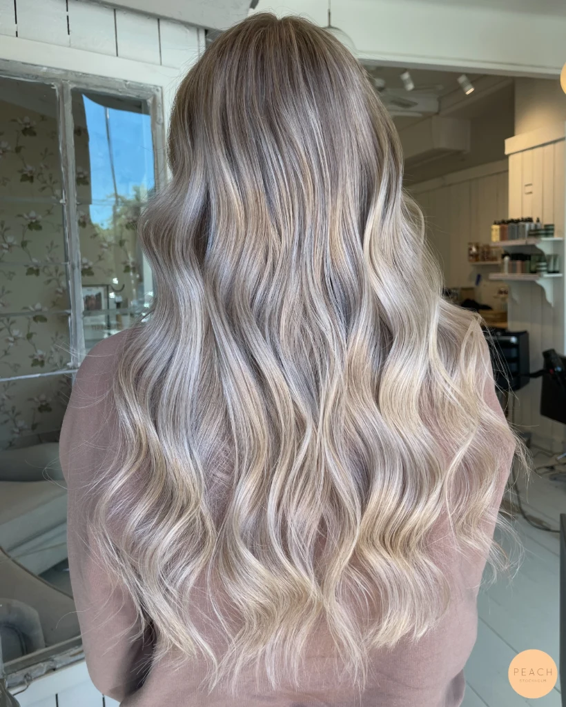 Kall blond hårfärg med Olaplex