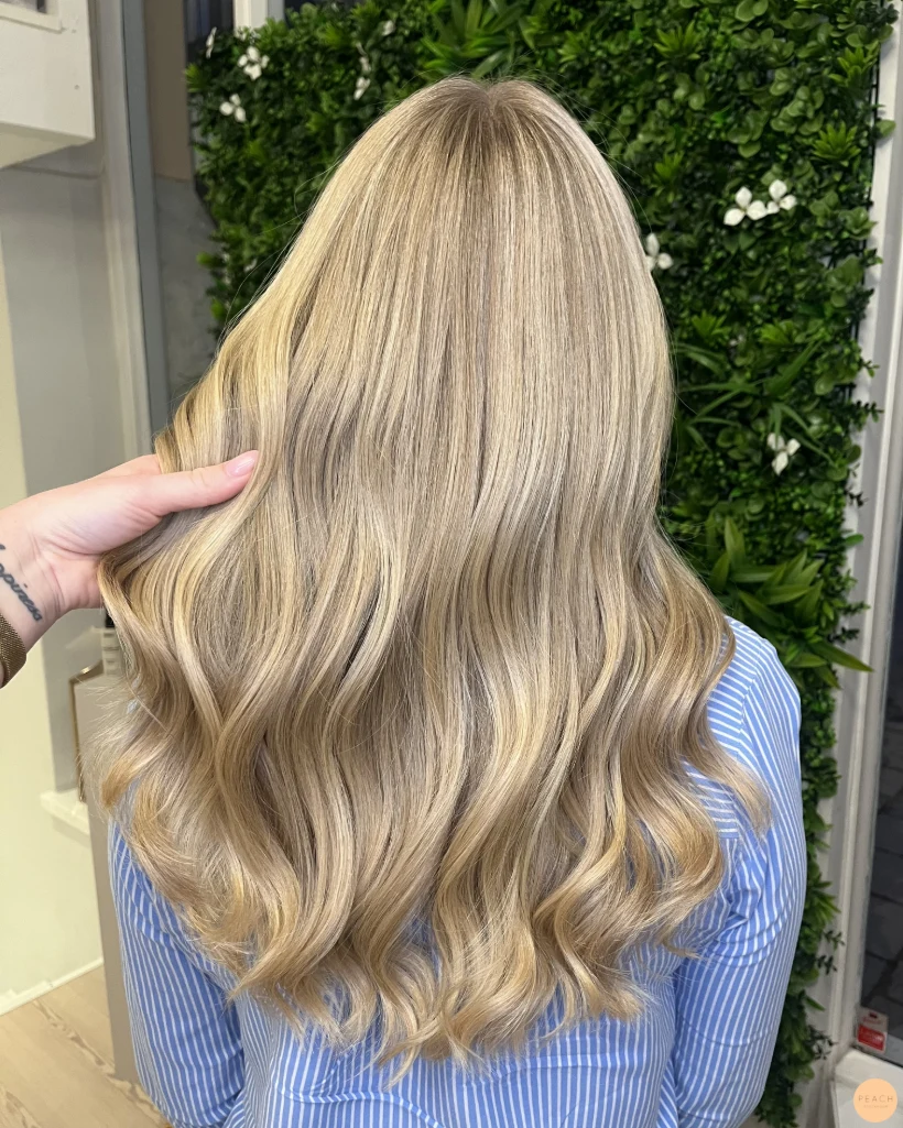 Beige blond hårfärg