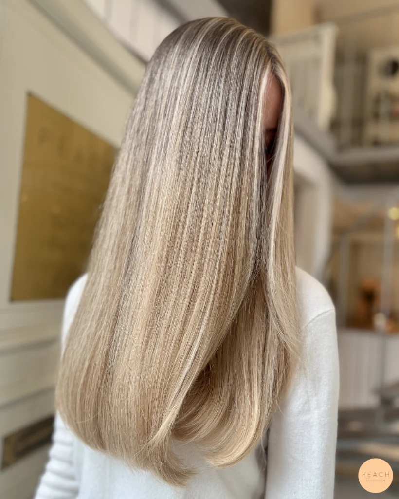 Soft krämig blond hårfärg