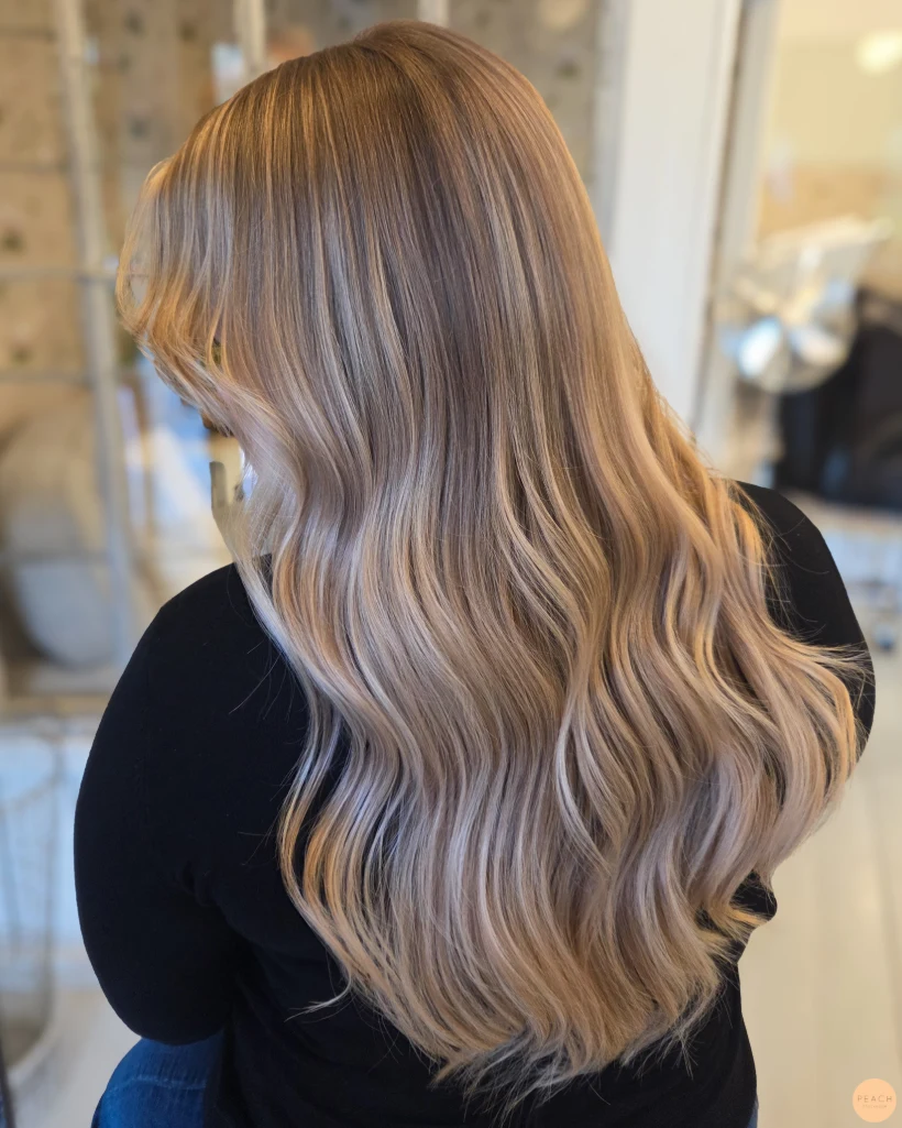 Champagne beige blonde