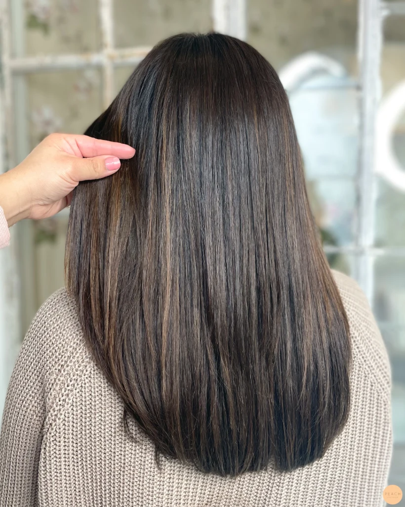 Soft balayage på mörkbrunt hår