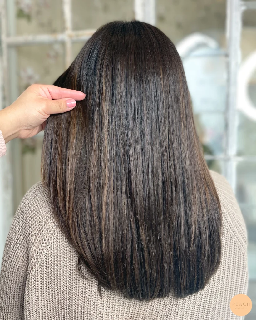 Soft balayage på mörkbrunt hår