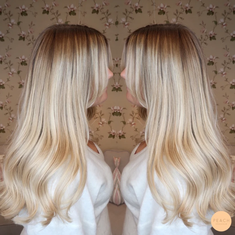 Ljusblond hårfärg med beige nyans