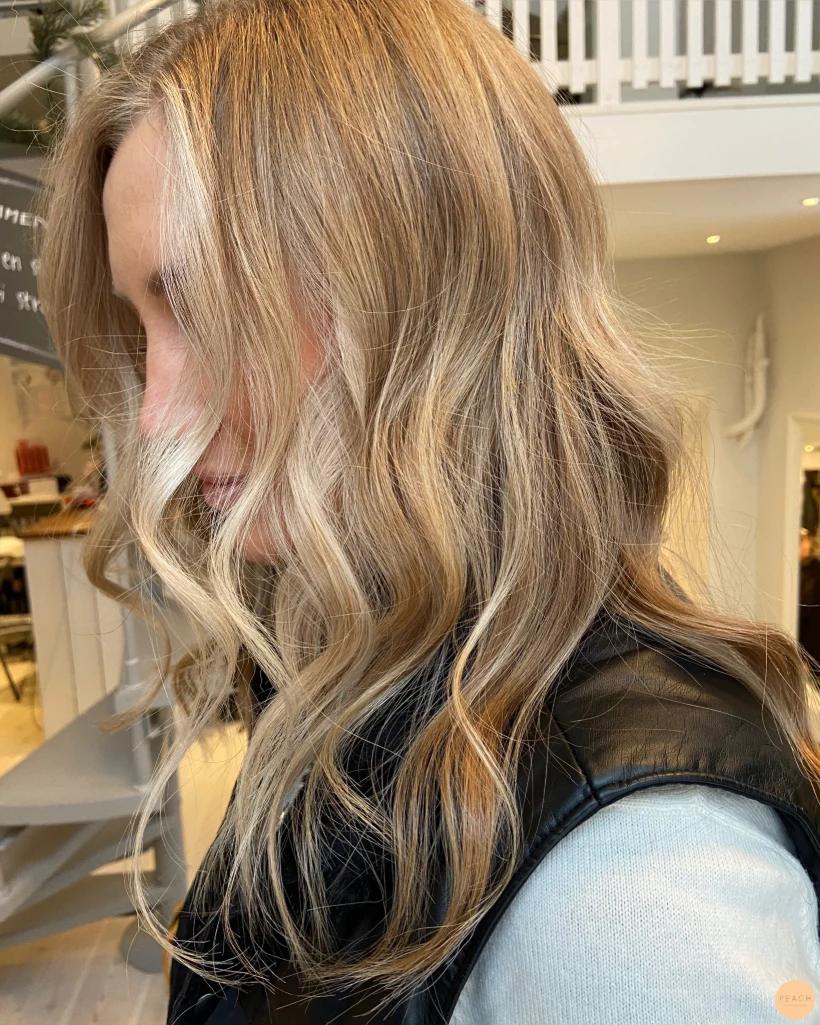 Soft blond faceframe