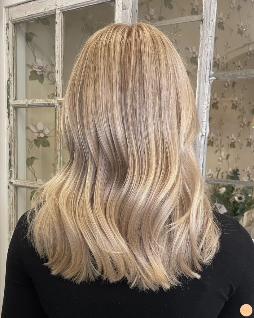 Champagne blonde hårfärg