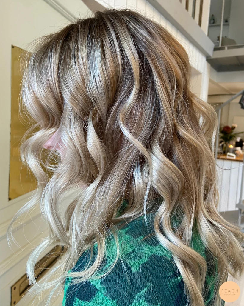Blond hårfärg med kontraster