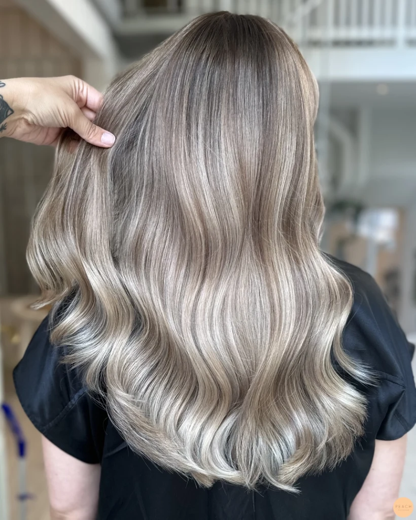 Beige blonde