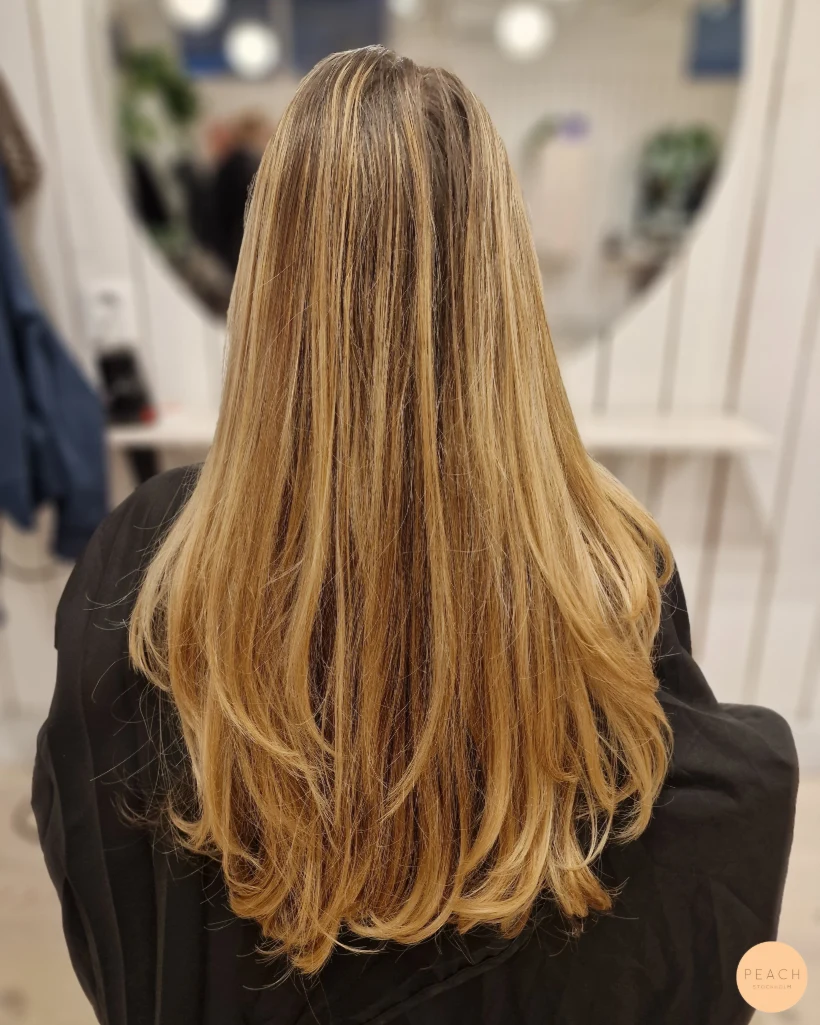 Beige Blonde med röda toner