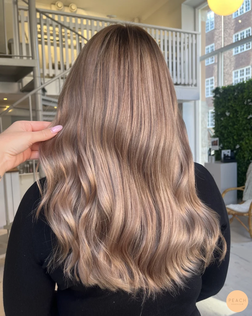 Shiny bronde hair