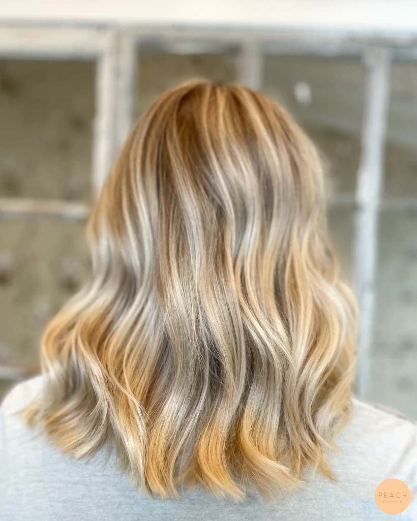 Sand beige hårfärg med beige toner