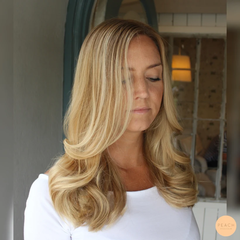 Highlights i en havreblond hårfärg