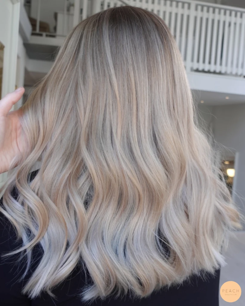 Sommar blond balayage – salongsresultat av Alicia Siverman, 20 juni 2022