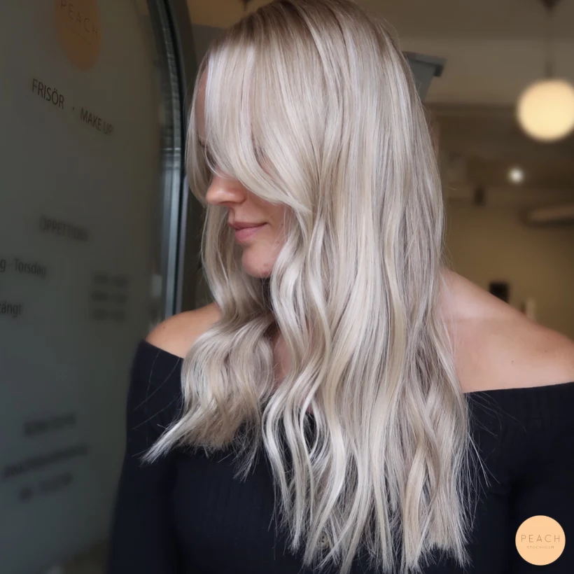 Cool blonde / kall beige hårfärg med slingor