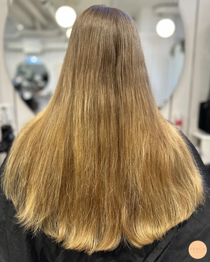 Beige balayage hårfärg