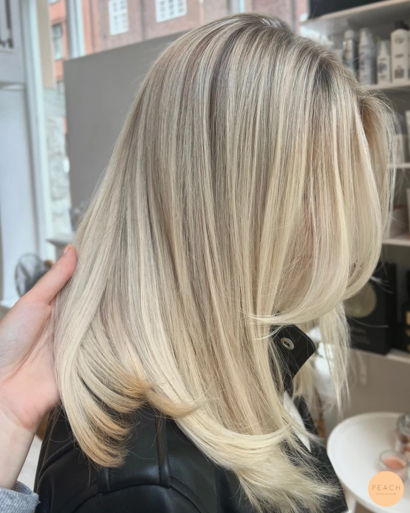 Blond lob med Hairtalk extensions