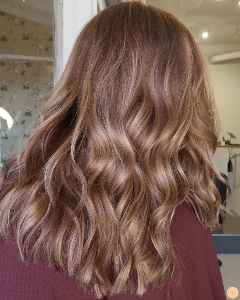 Bronde hårfärg med guldiga toner