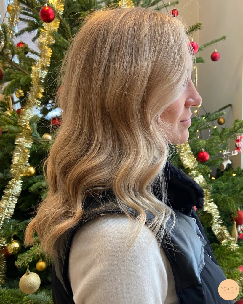 Soft blond faceframe